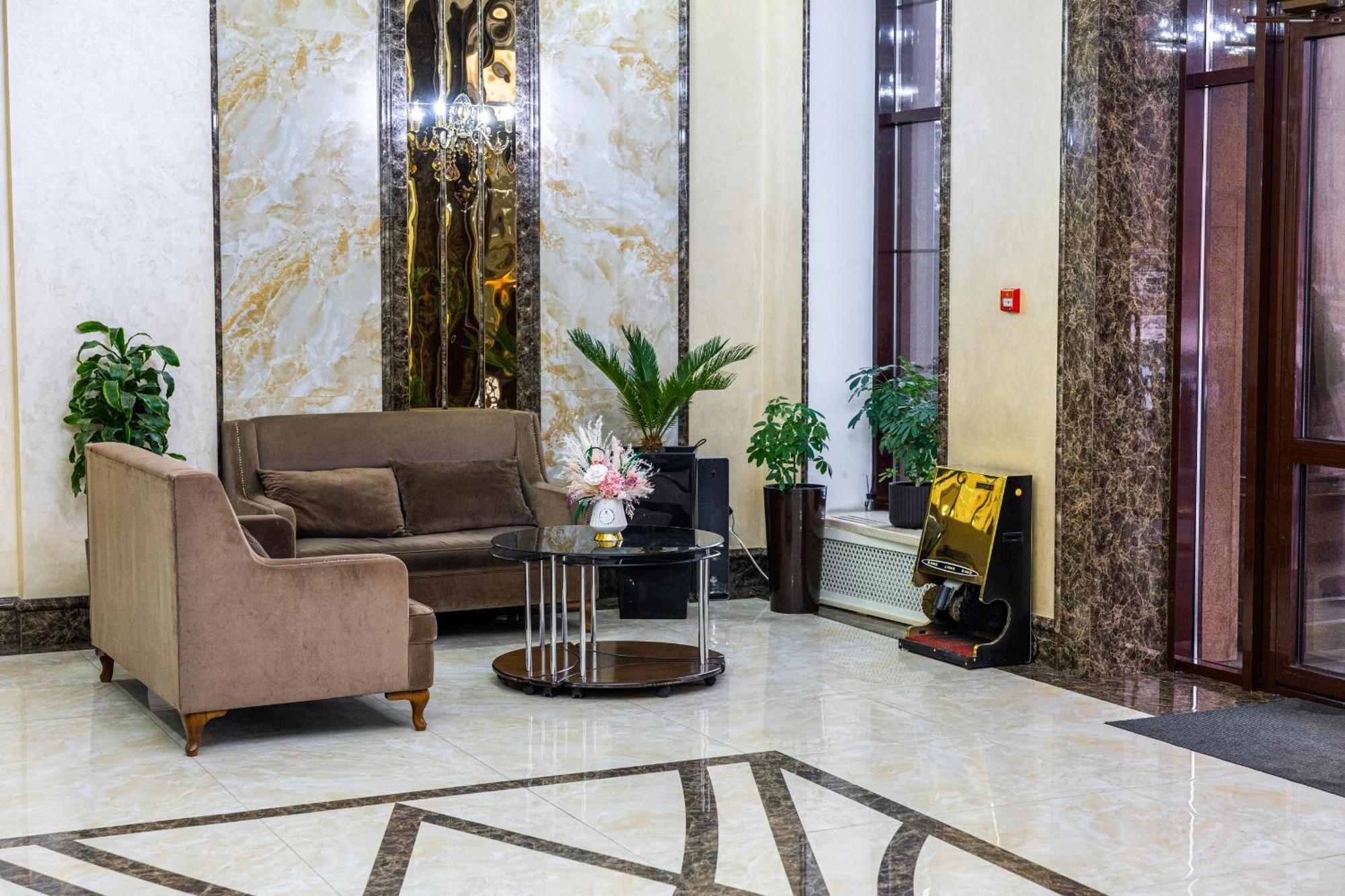 Plaza Hotel Almati Kültér fotó