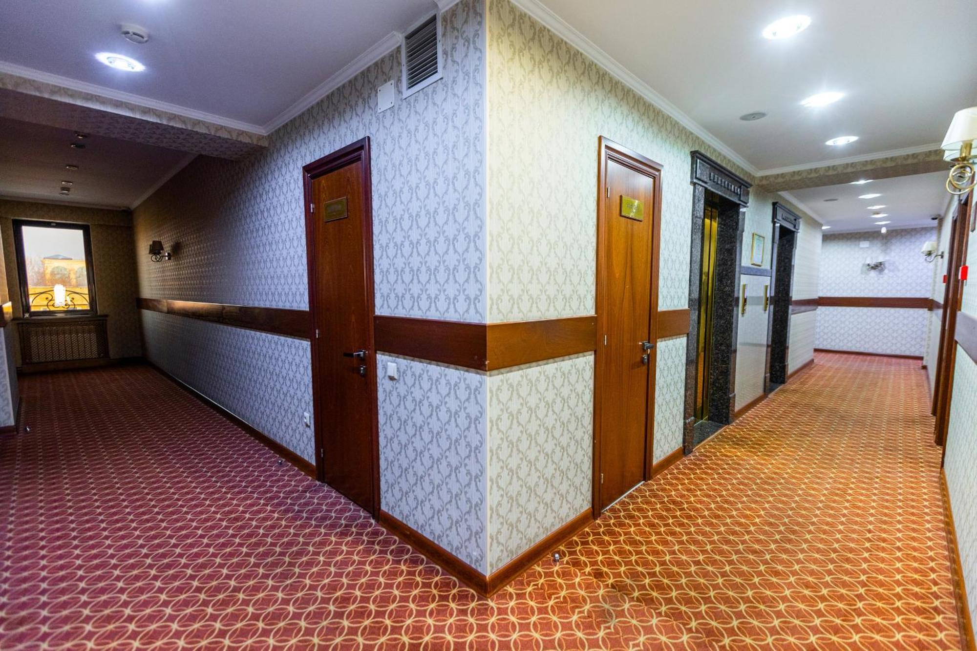 Plaza Hotel Almati Kültér fotó