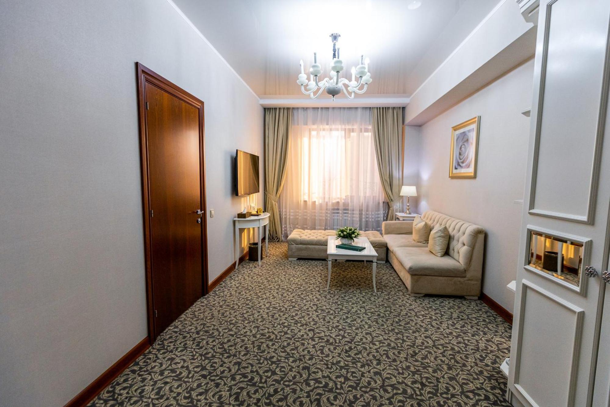 Plaza Hotel Almati Szoba fotó
