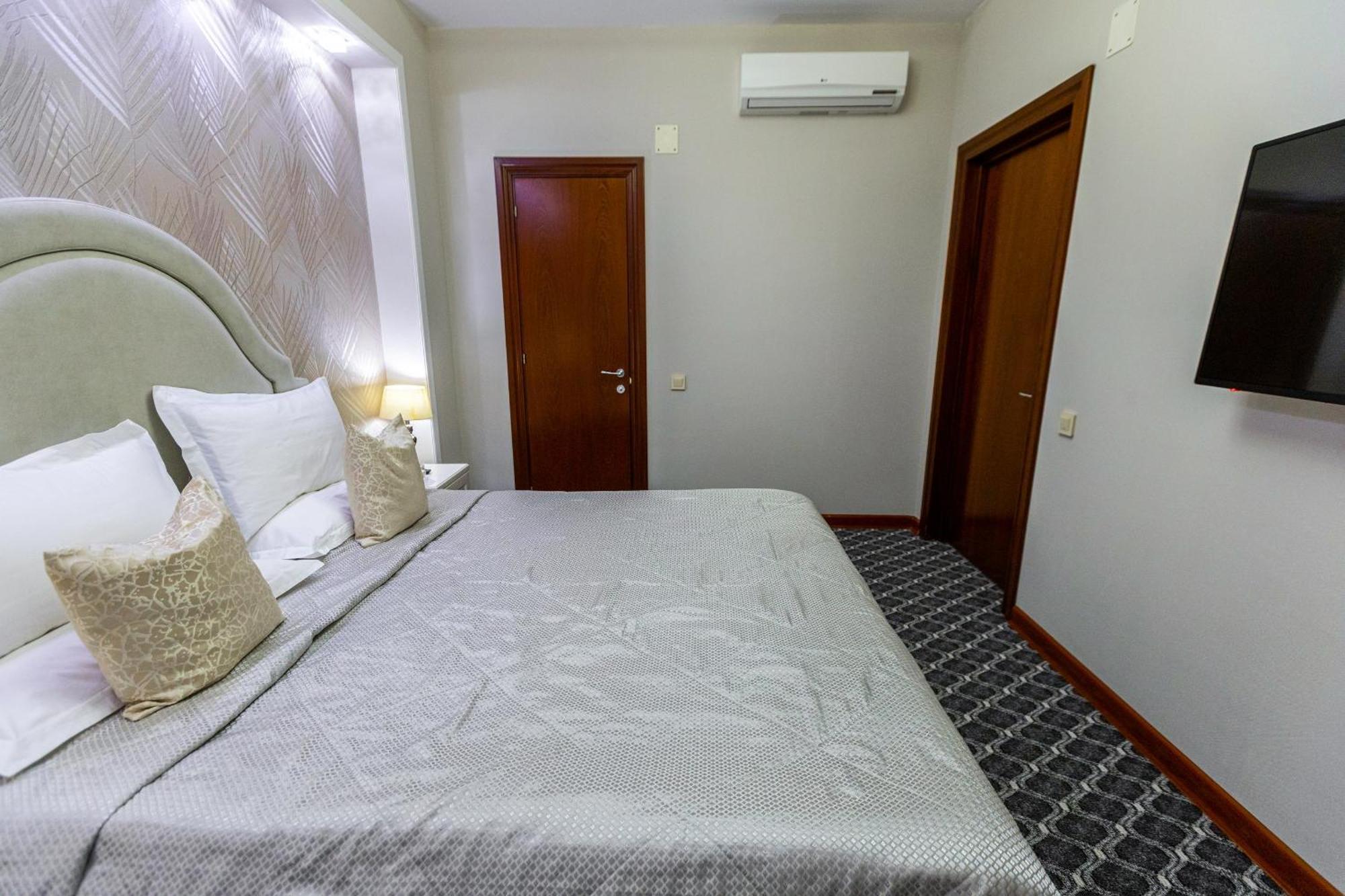 Plaza Hotel Almati Szoba fotó