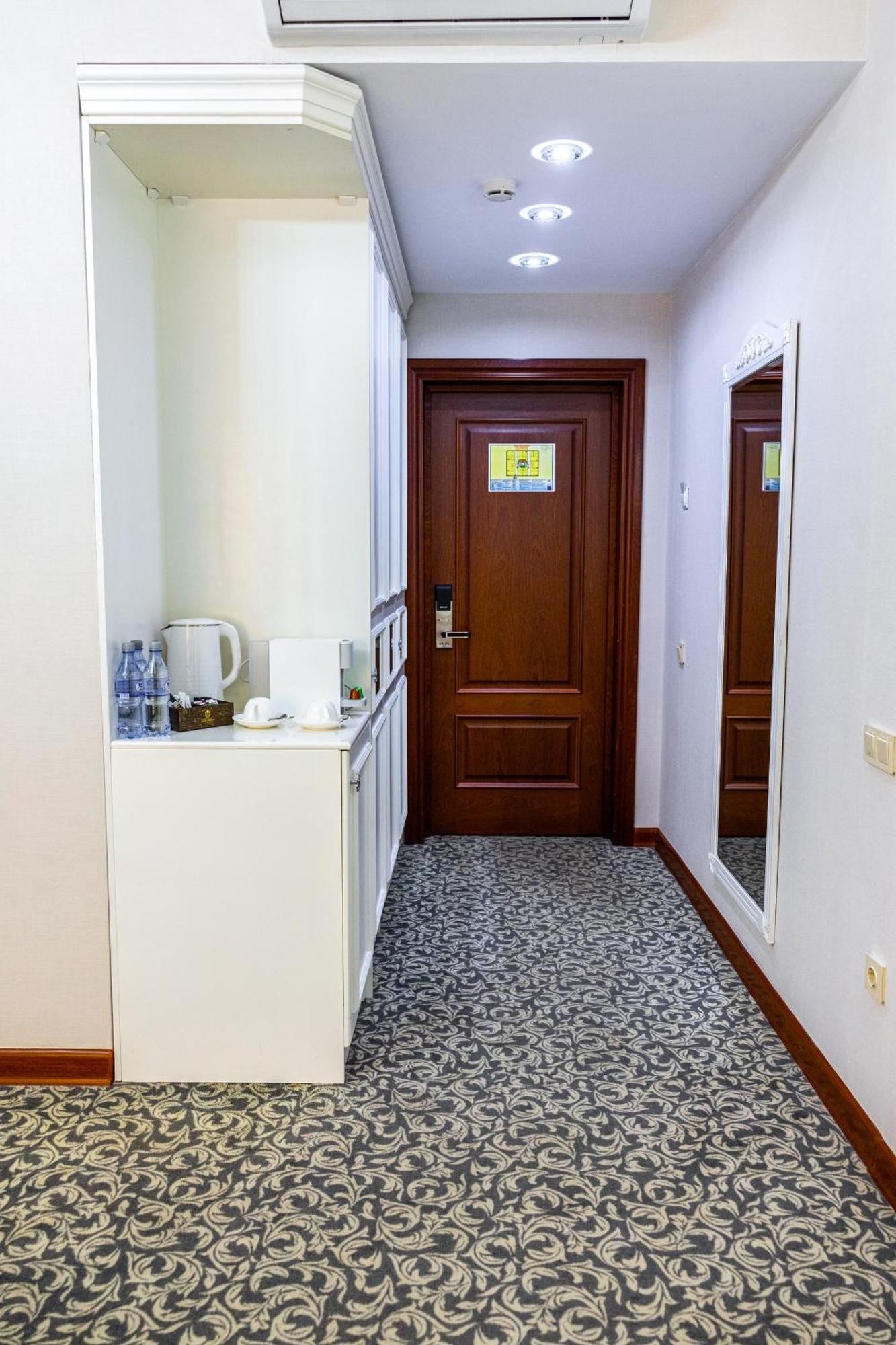 Plaza Hotel Almati Szoba fotó