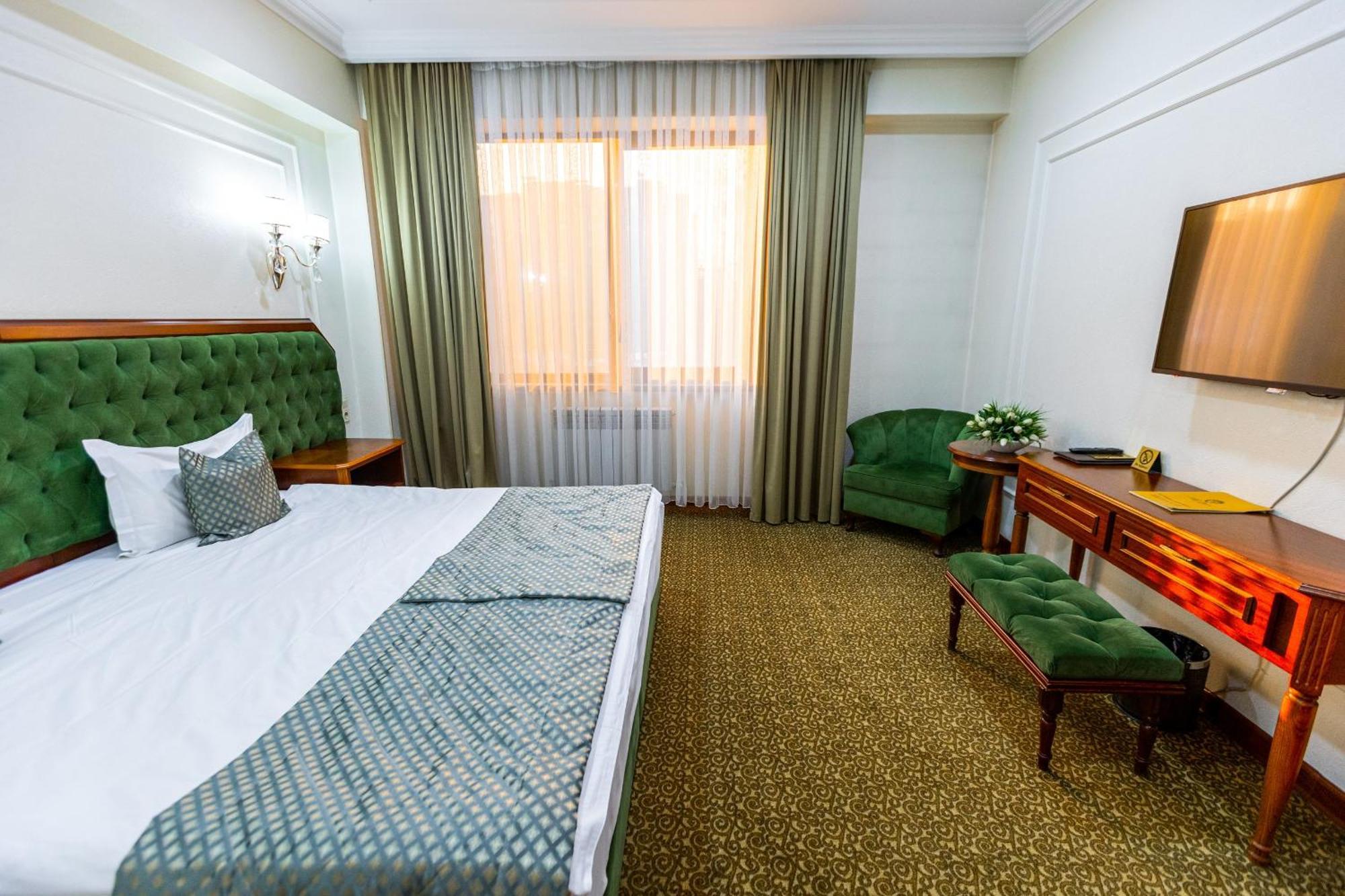 Plaza Hotel Almati Szoba fotó