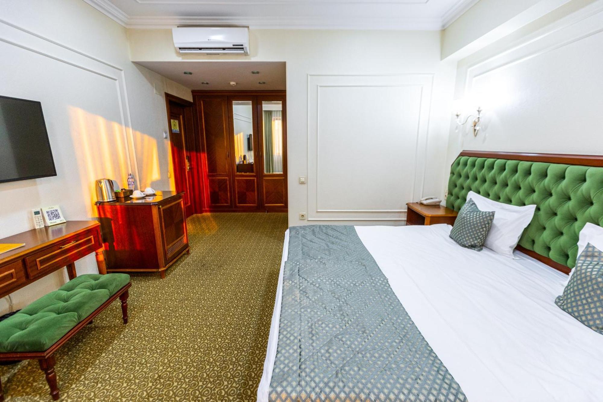Plaza Hotel Almati Szoba fotó