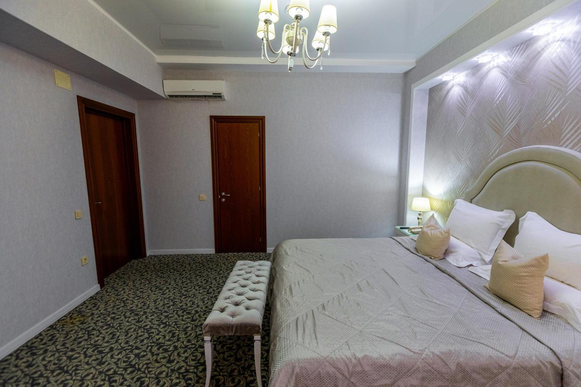 Plaza Hotel Almati Szoba fotó